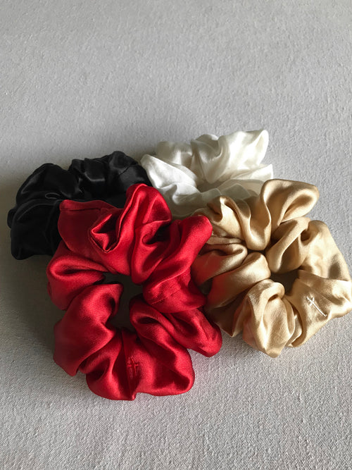 SILK SCRUNCHIE (4410061783112)