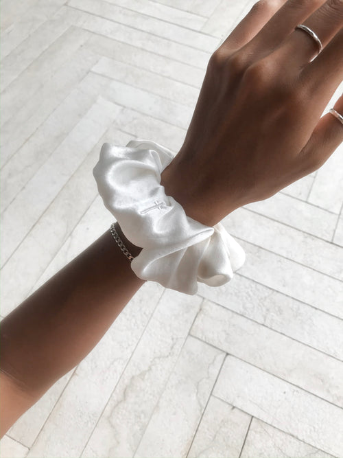 SILK SCRUNCHIE (4410061783112)