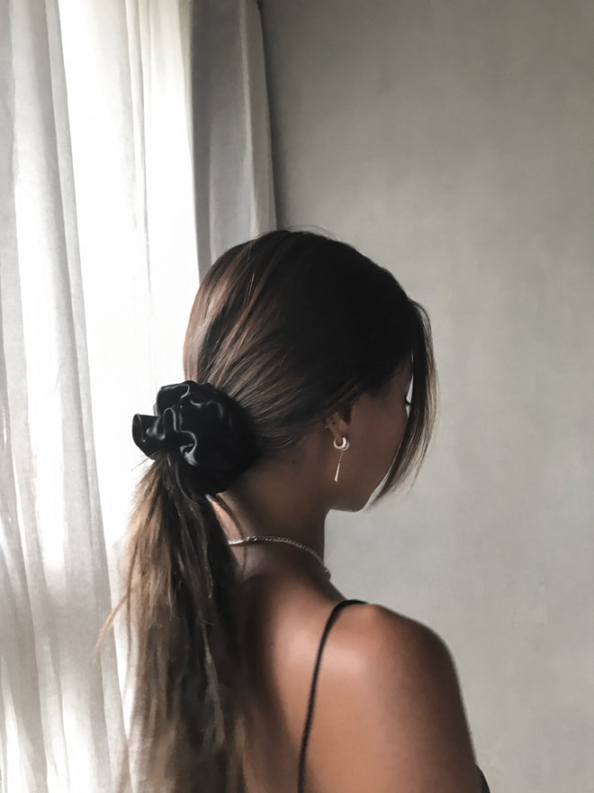 SILK SCRUNCHIE (4410061783112)