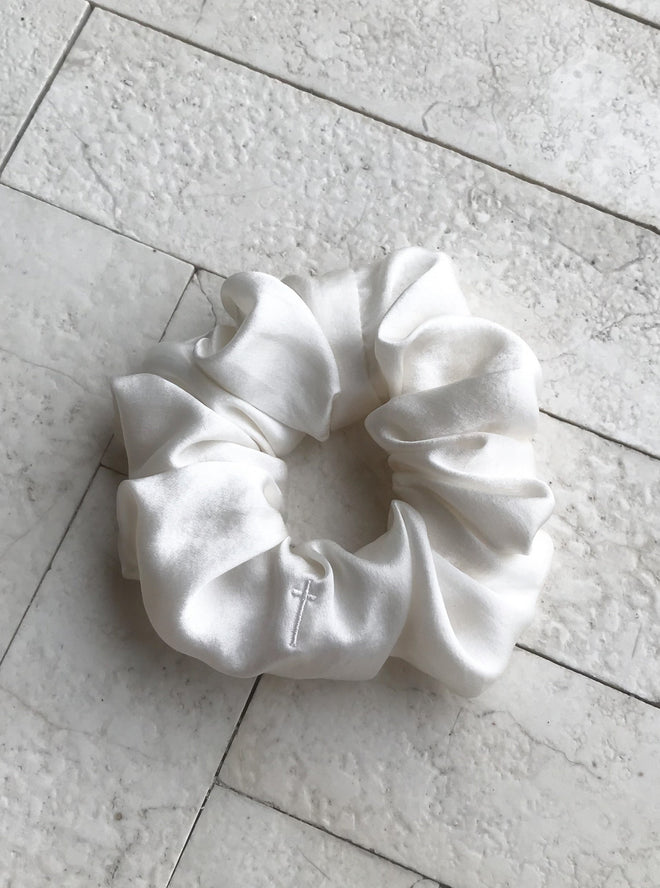 SILK SCRUNCHIE (4410061783112)